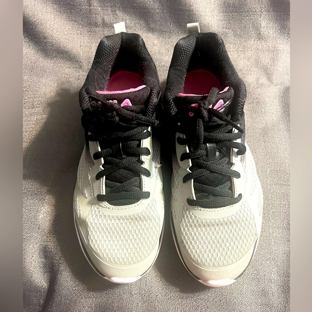Fila Womens 8.5 Gray Black And Pink Running Shoes Sneakers